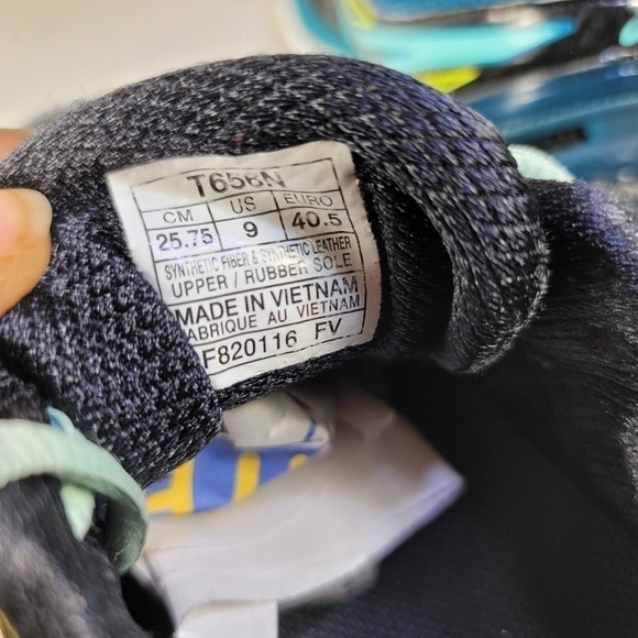 ASICS Women's GT-2000 4 Running Shoe Size 9 - Picture 5 of 7